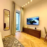 Josephine Apartment